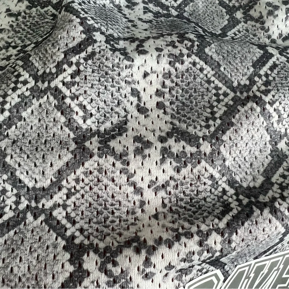Bravest Studio Size XXL Grey Silver Snakeskin Patterned Shorts NEW